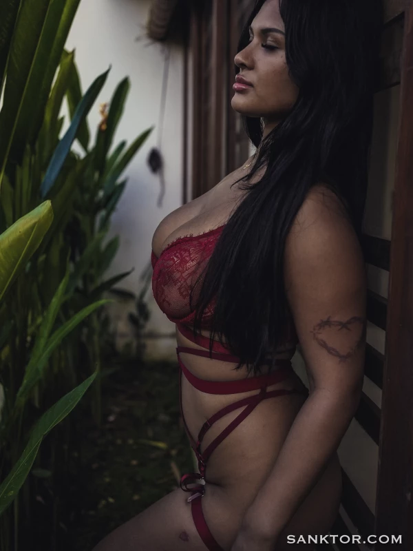 HUGE NATURAL TITS