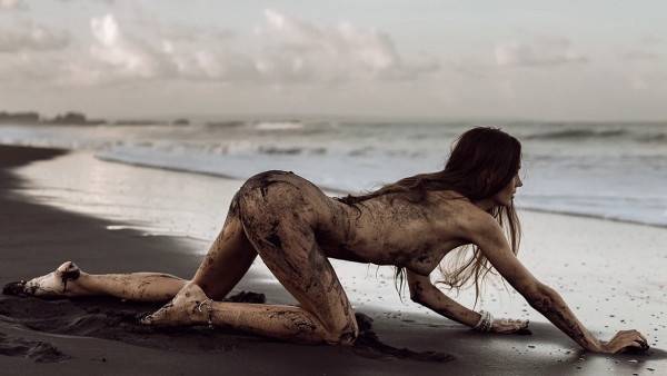 SANKTOR - SLAVIC SKINNY TALL MODEL MASTURBATES ON THE BEACH